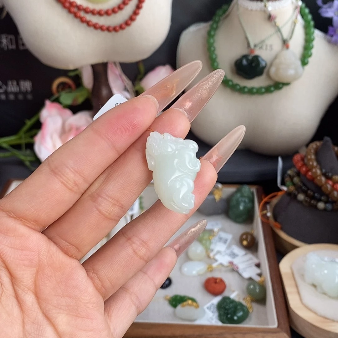 颈饰未镶嵌和田玉sj