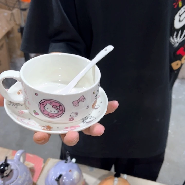 摆件这么多人都在等