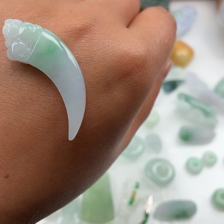 翡翠未镶嵌颈饰纯A