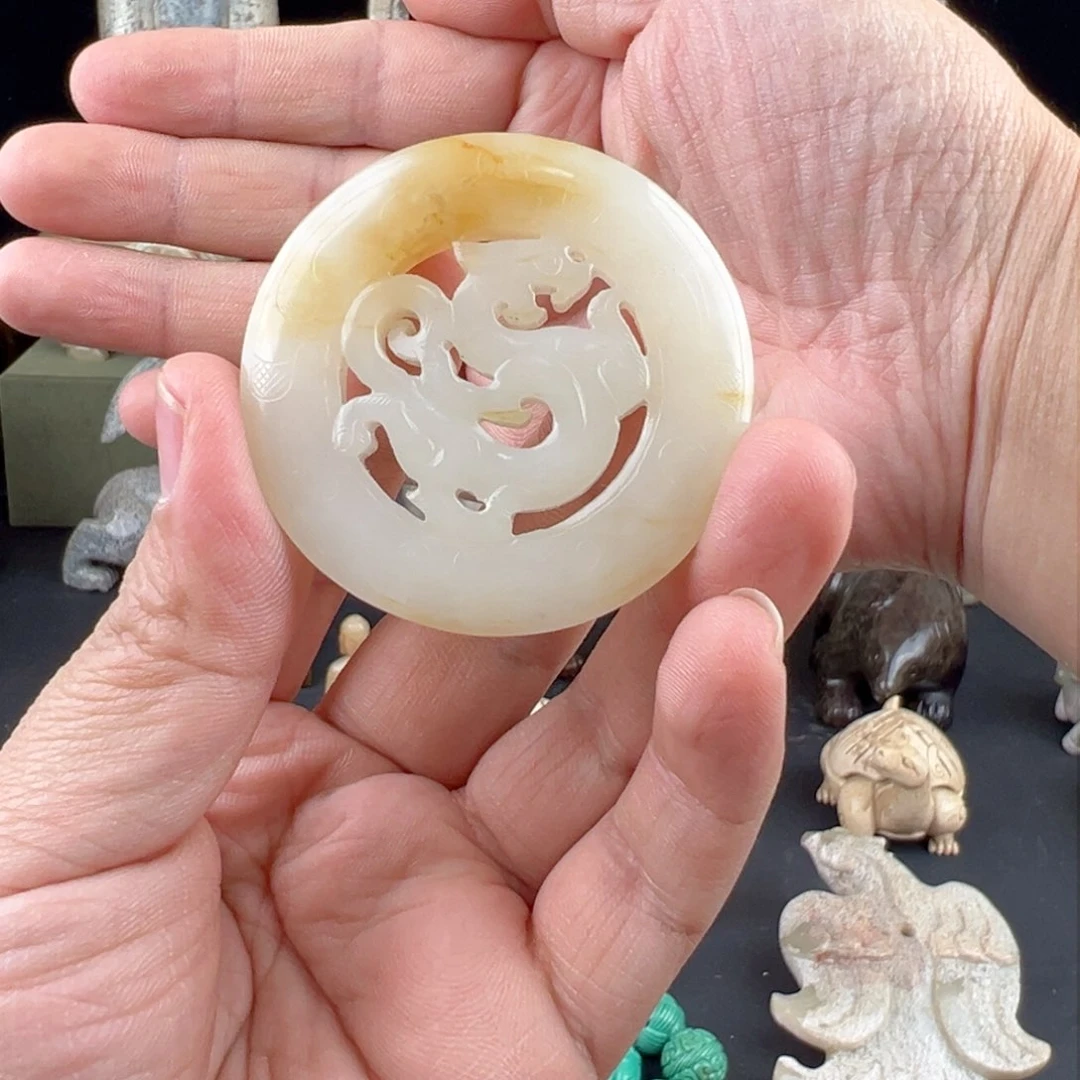 和田玉挂件未镶嵌好**荐