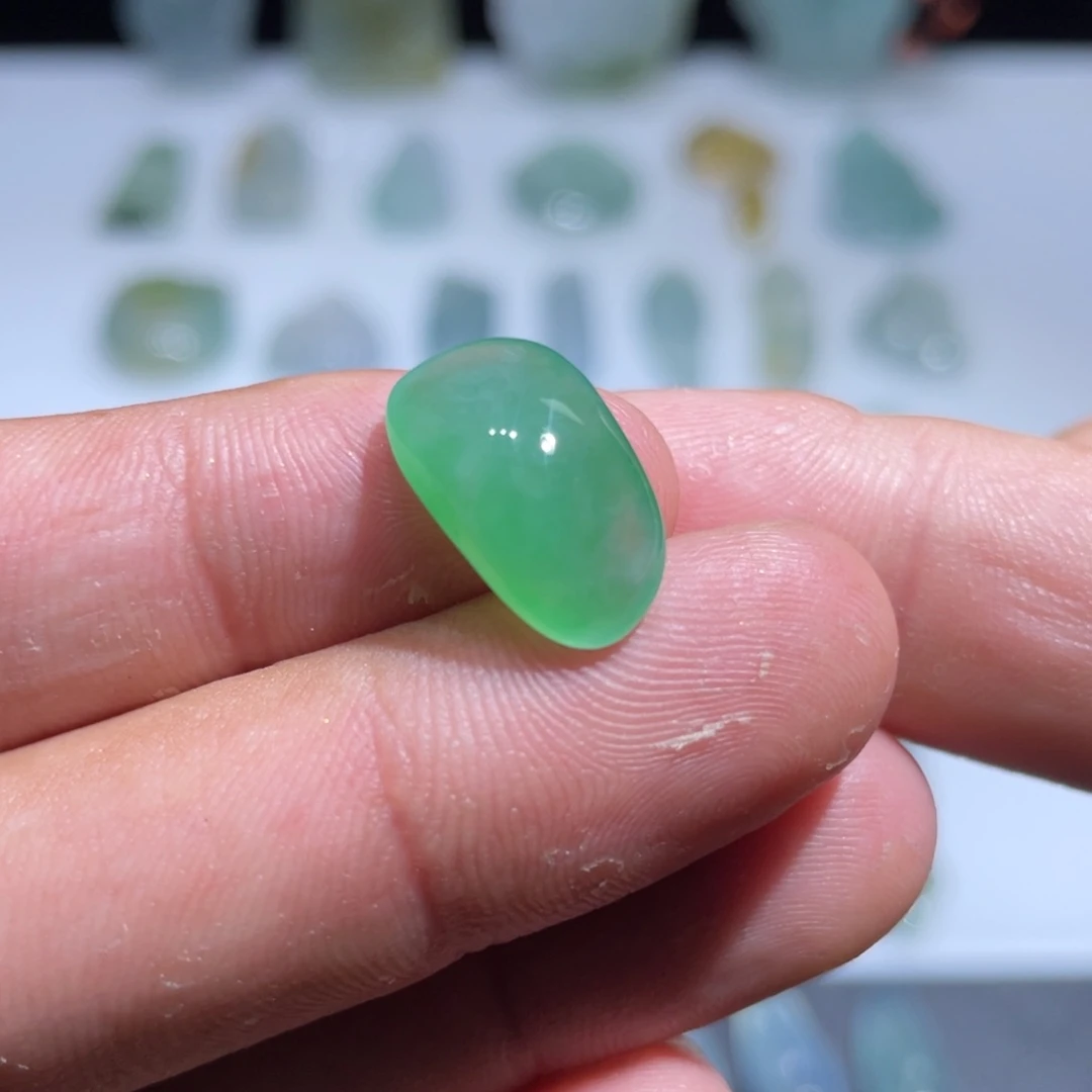 未镶嵌定制翡翠随形