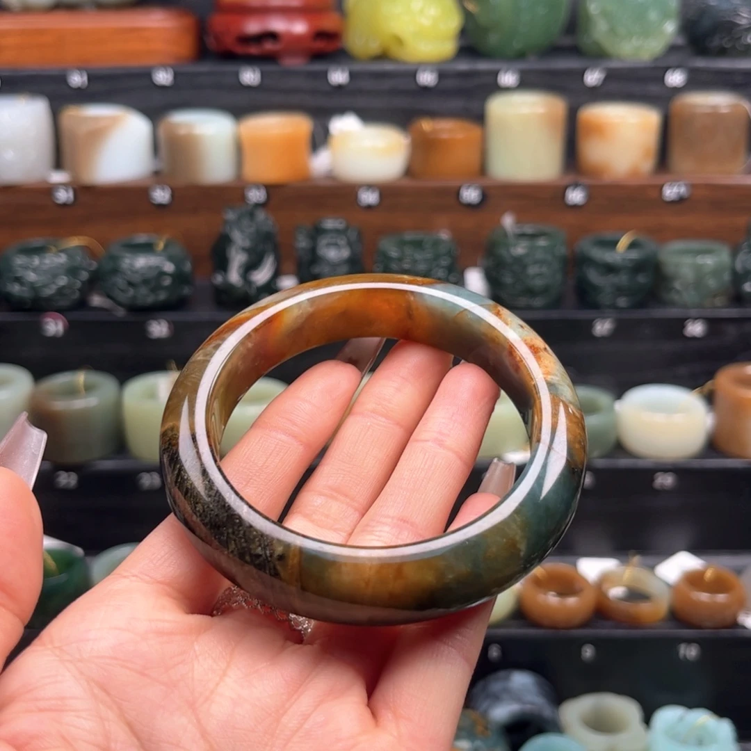 蛇纹石玉未镶嵌手镯