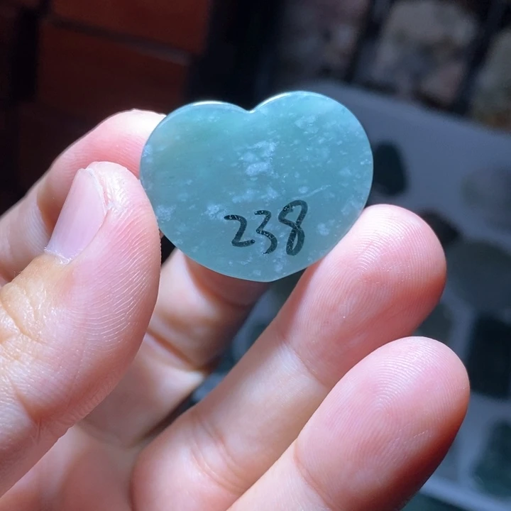 翡翠颈饰未镶嵌好