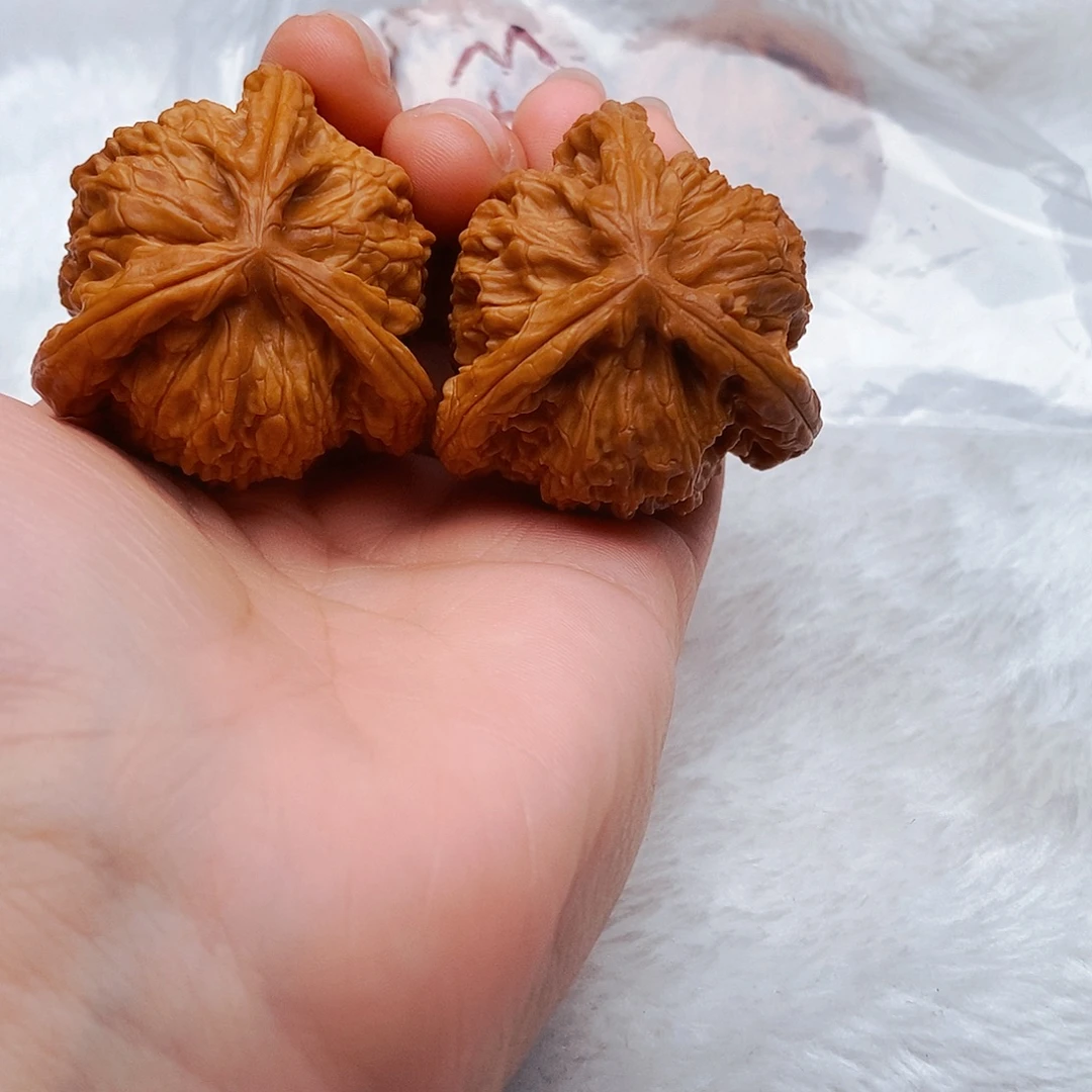 南***摊吊坠文玩核桃三棱