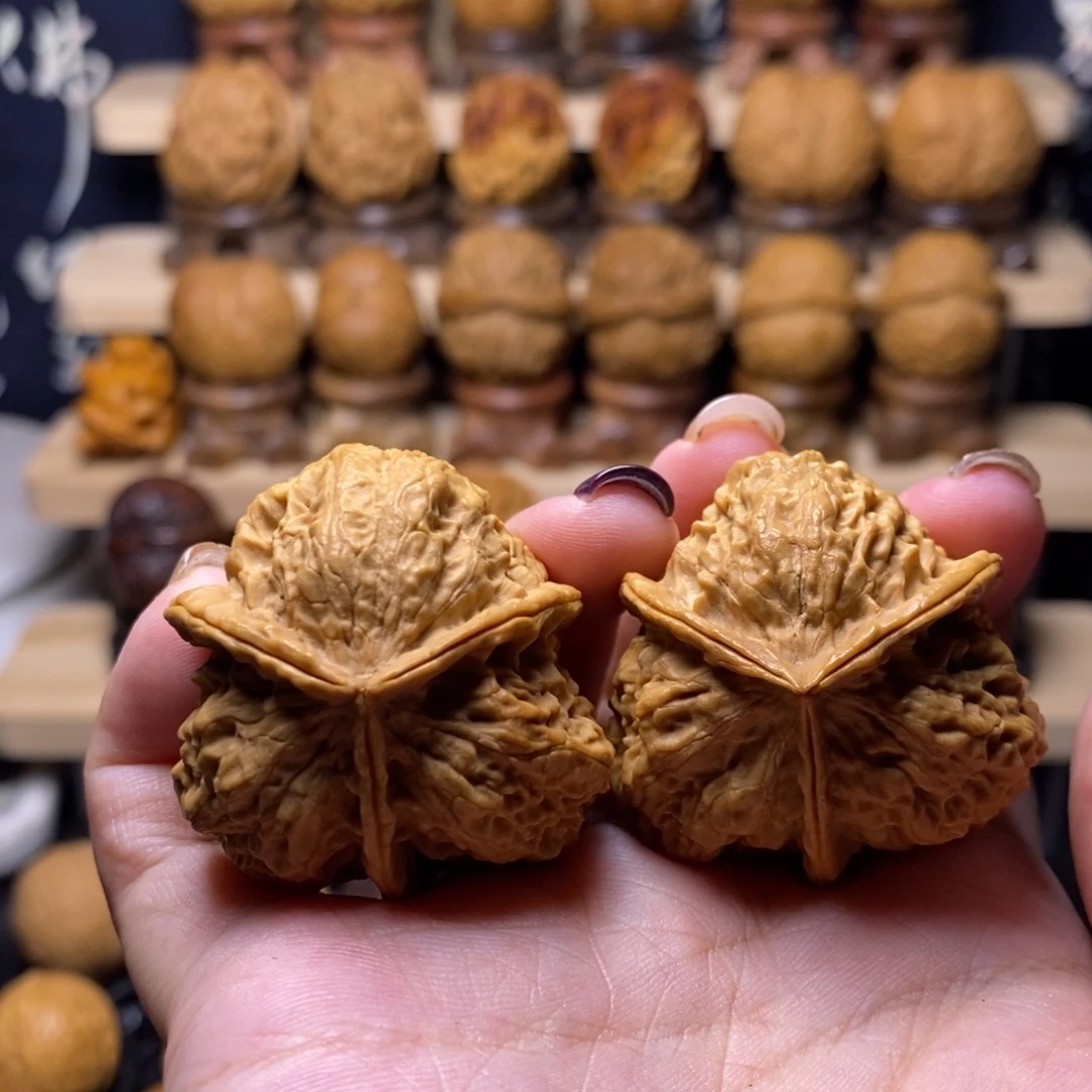 把件文玩核桃Z黄金三棱13………