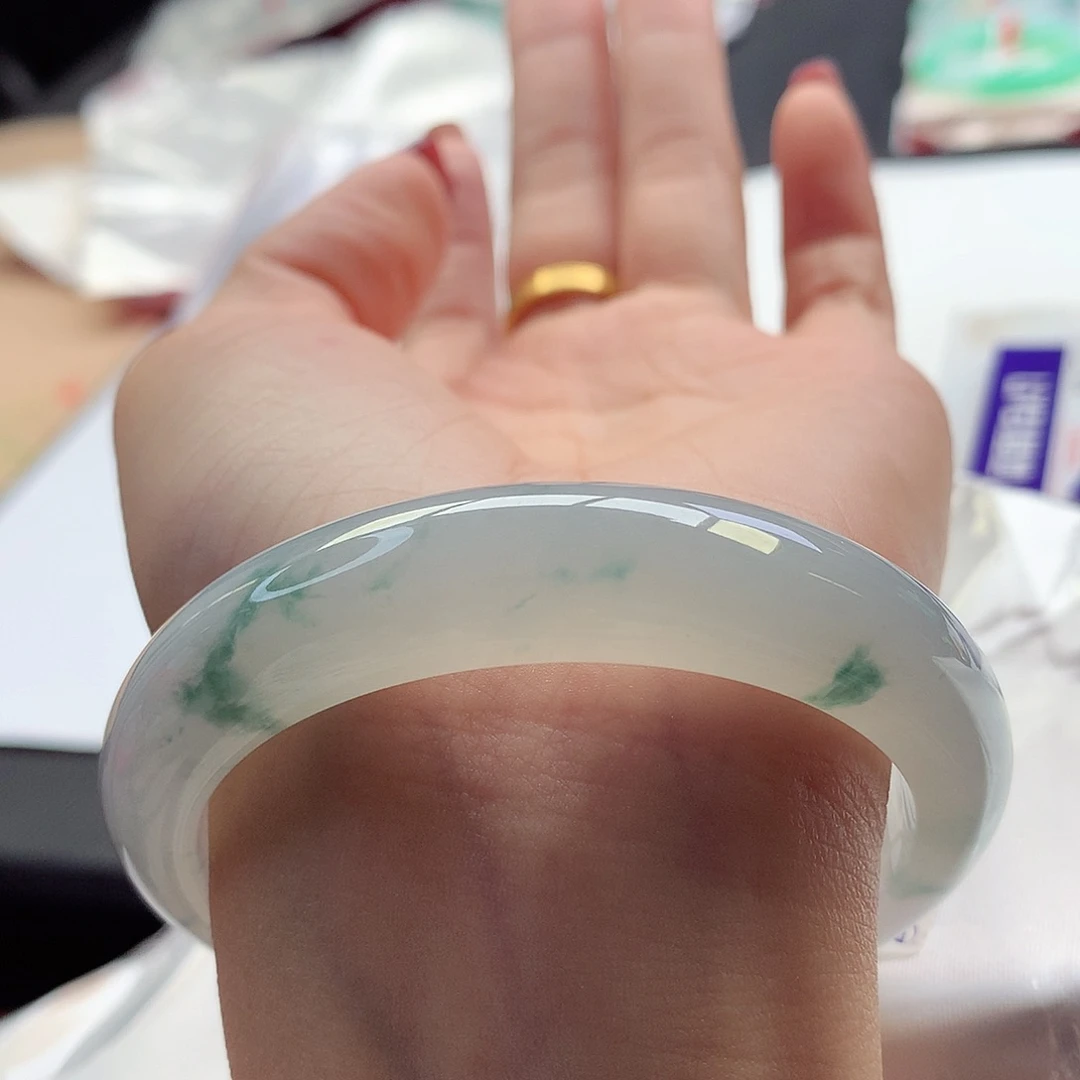 翡翠手镯未镶嵌56圈口全条冰透超完美