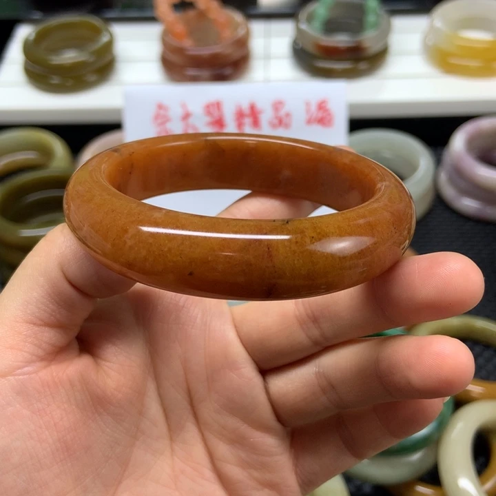 未镶嵌手镯石英质玉