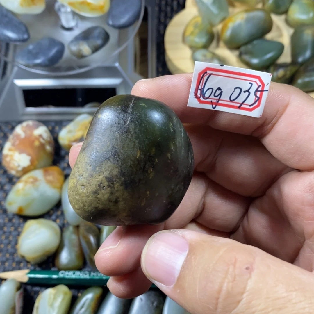 和田玉（糖玉）未镶嵌挂件