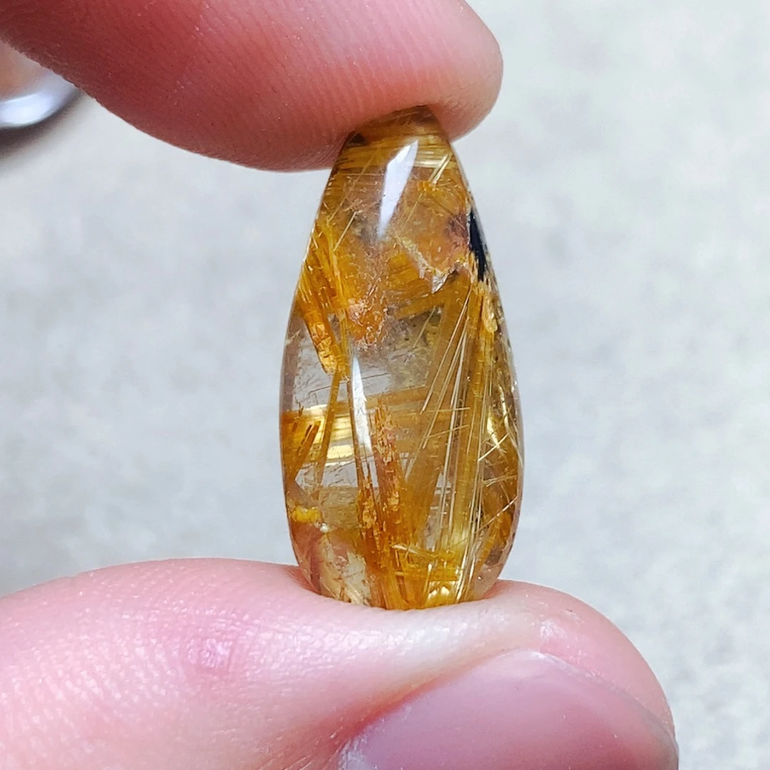 水晶颈饰未镶嵌好**运