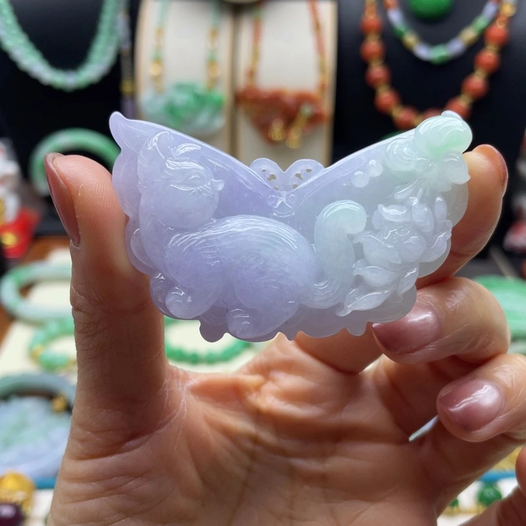 翡翠未镶嵌颈饰翡翠蝴蝶猫