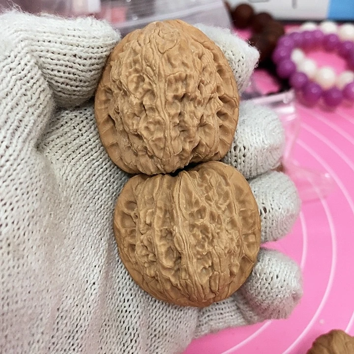 文玩核桃吊坠特价绣球