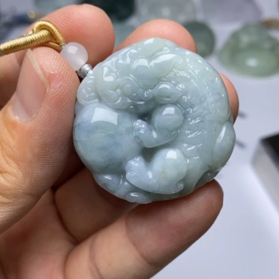 翡翠未镶嵌颈饰翡翠