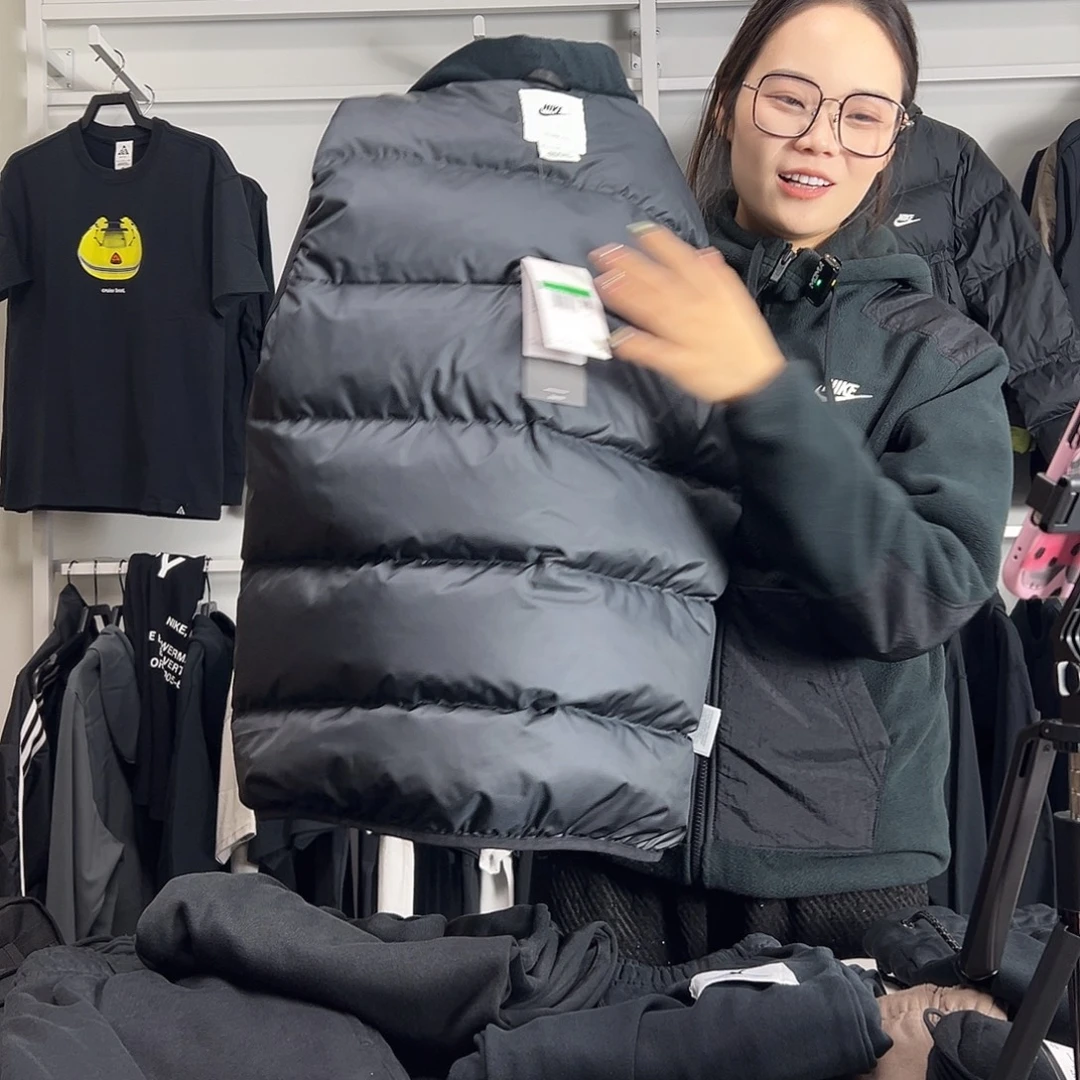 8184马甲黑xXL码不退换160-180