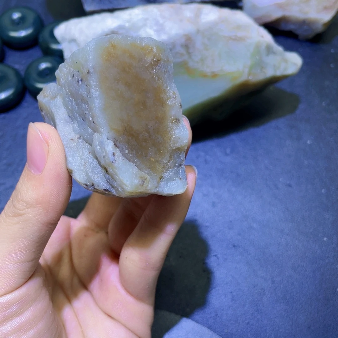 和田玉未镶嵌珠宝半成品