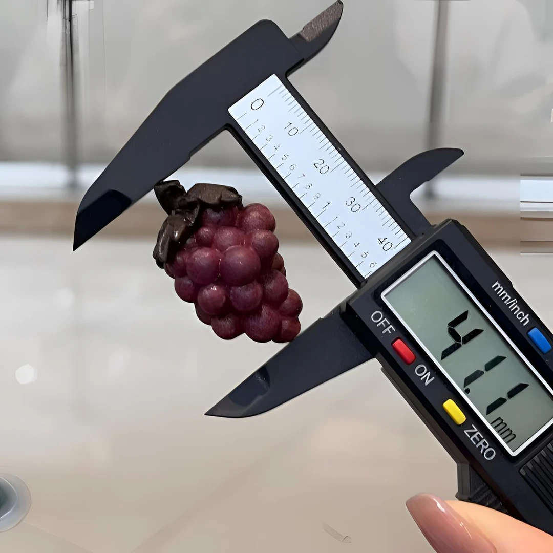 精品紫罗兰木雕刻葡萄仿真水果玩具创意手工摆件家用桌面装饰送礼