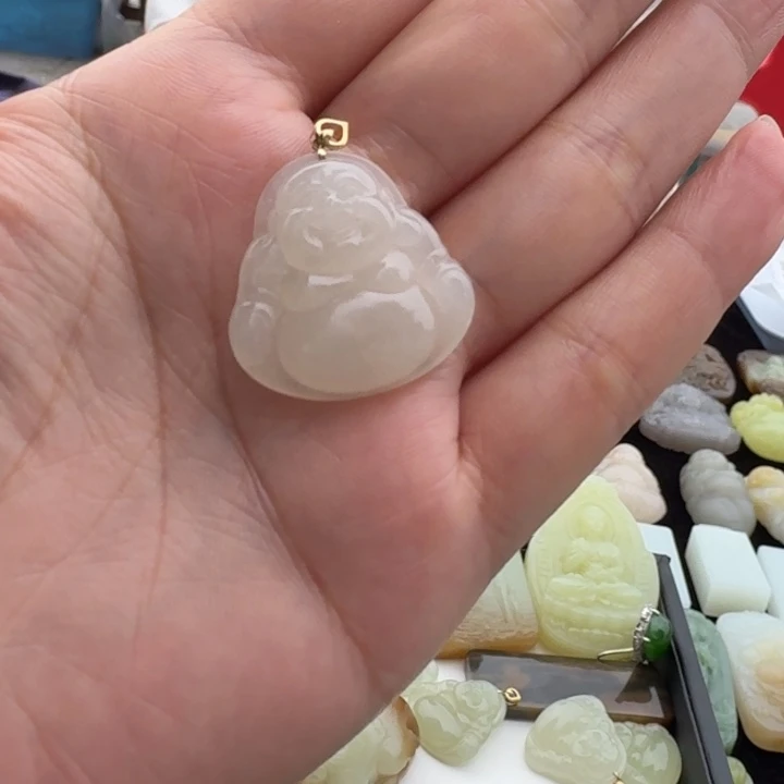 颈饰18K金镶嵌和田玉