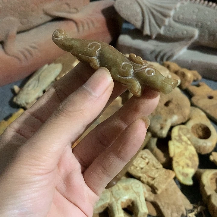 和田玉（糖玉）未镶嵌挂件