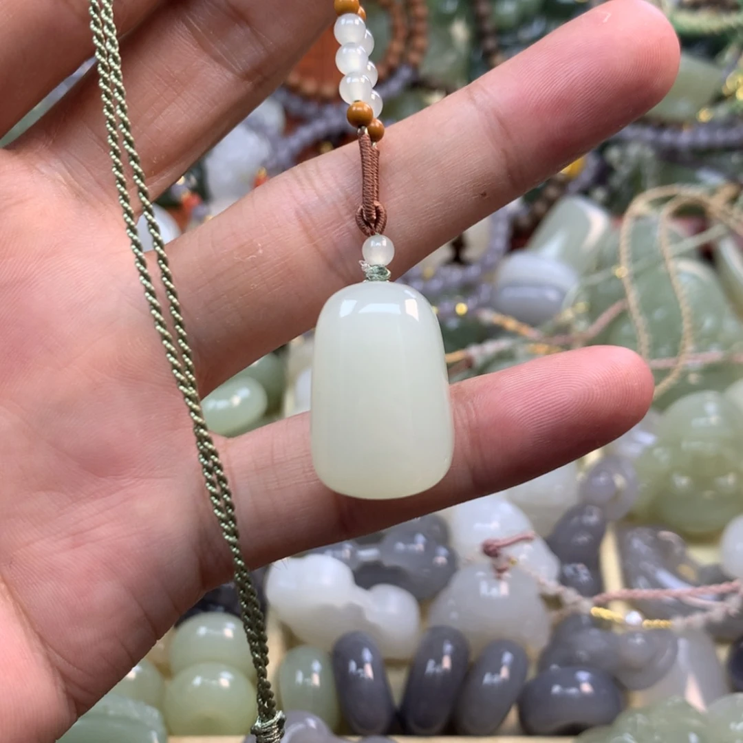 【闪购商品】颈饰未镶嵌和田玉