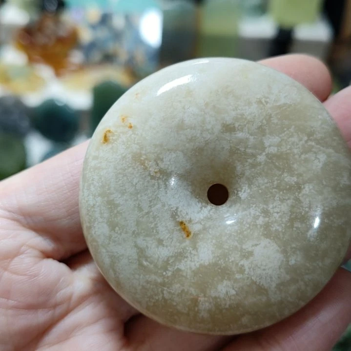 岫玉未镶嵌平安扣