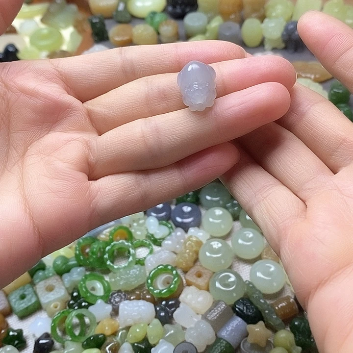 未镶嵌和田玉挂件貔貅