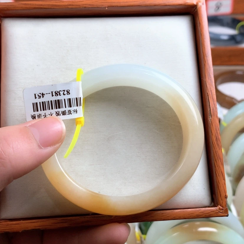 【闪购商品】和田玉手镯未镶嵌