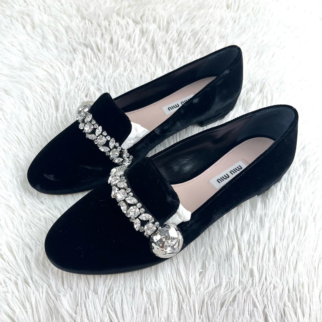 未使用 MIU MIU/缪缪 黑色绒面钻扣乐福鞋36码原盒