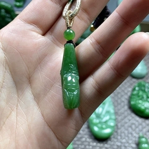 【闪购商品】颈饰未镶嵌和田玉