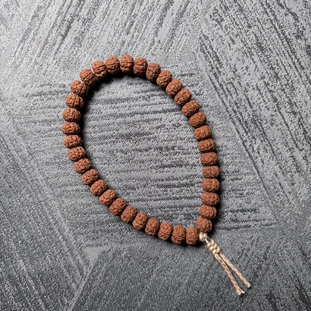 精选款，老树王手持纯血勿里达小金刚菩提手串