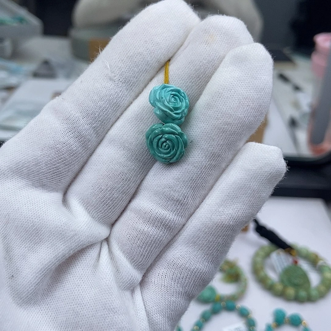 绿松石未镶嵌珠宝奇石