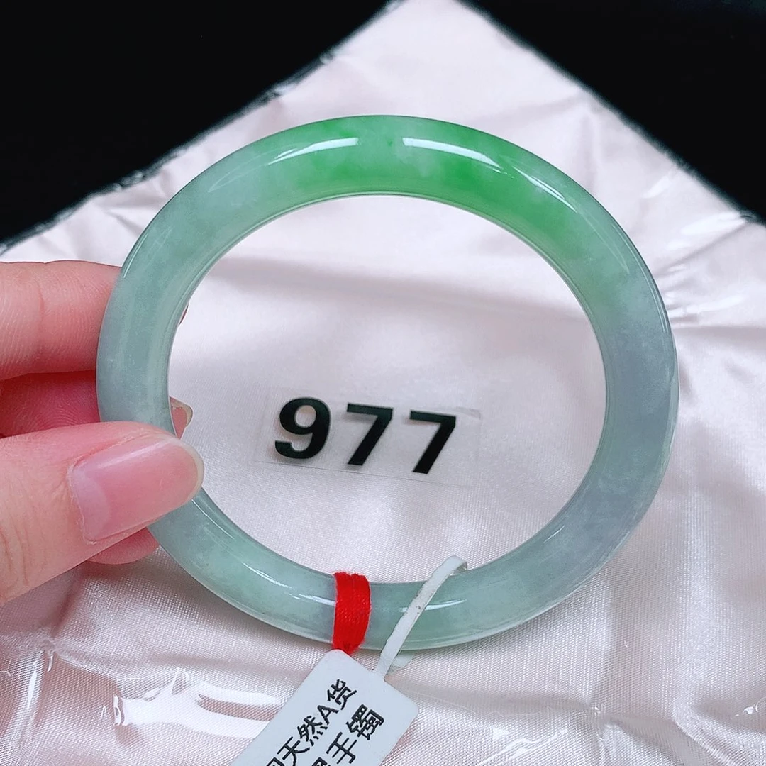 未镶嵌手镯（圆镯）翡翠