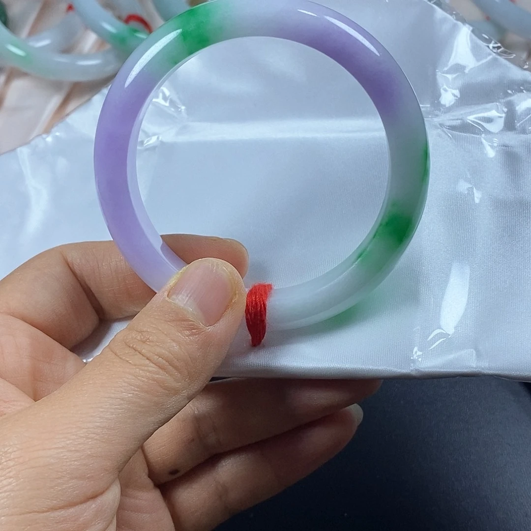 以实物为准，拍哪个发哪个