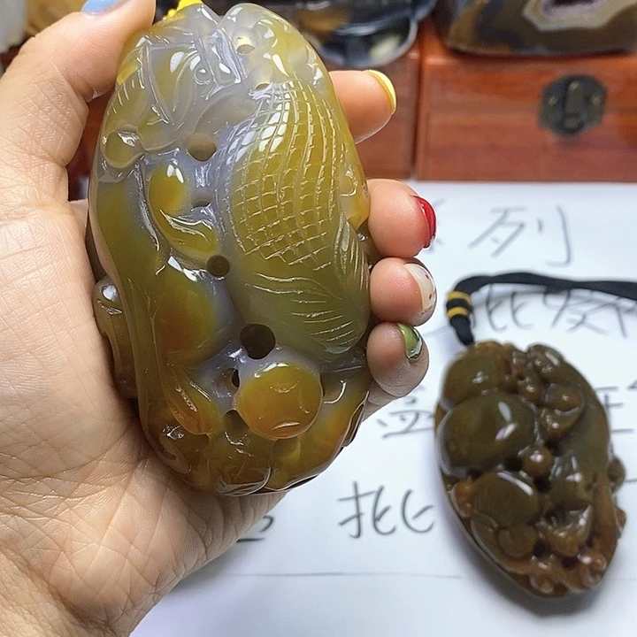 玛瑙/玉髓手把未镶嵌不***。