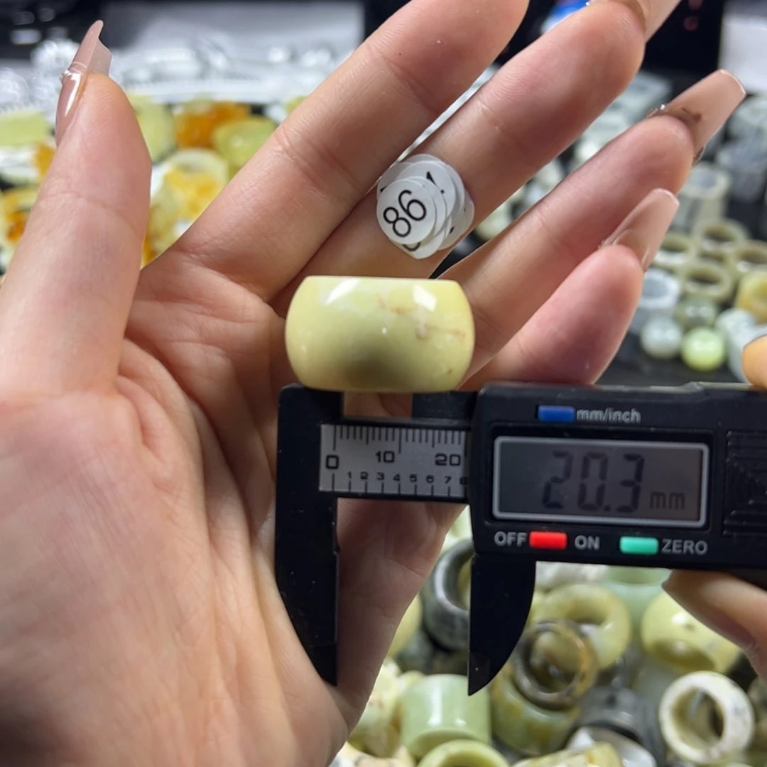 蛇纹石玉未镶嵌戒指