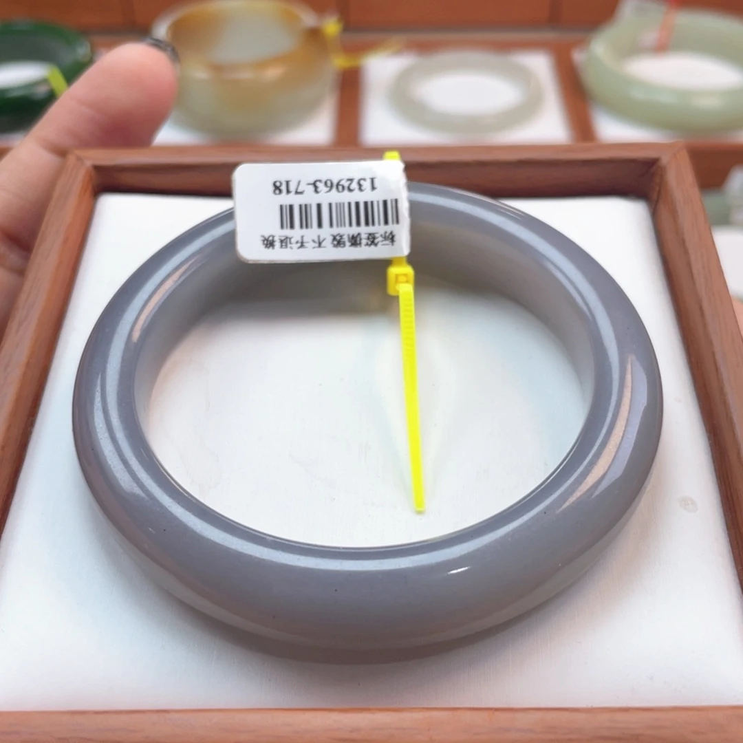 【闪购商品】未镶嵌手镯和田玉和田玉56