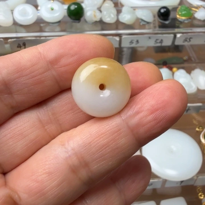 静***思和田玉未镶嵌颈饰新疆且末