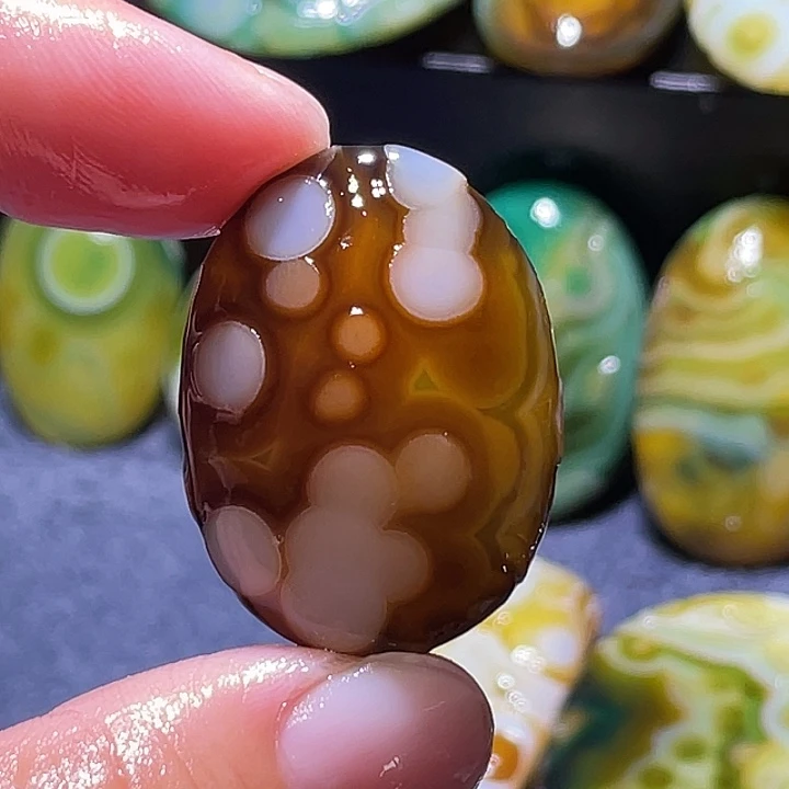 玛瑙/玉髓未镶嵌珠宝奇石