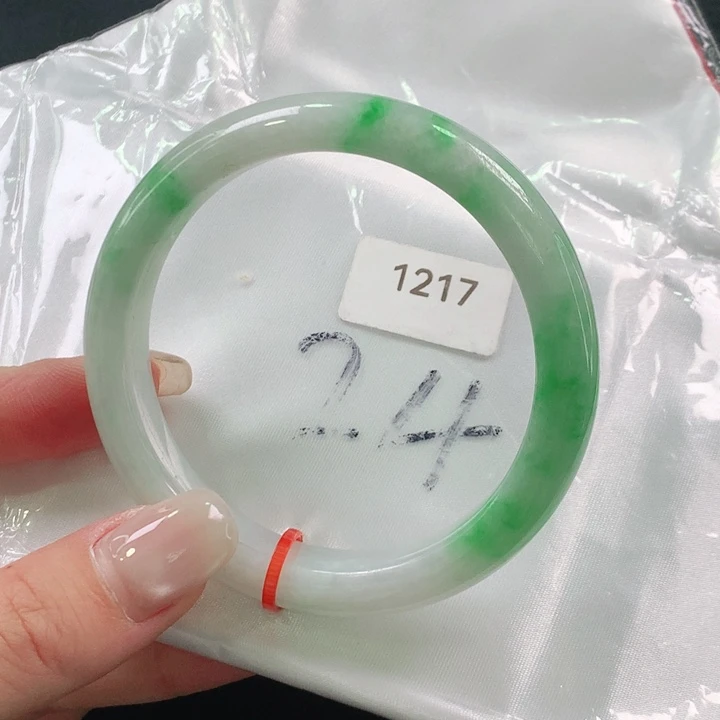 翡翠手镯未镶嵌天然缅甸翡翠手镯01