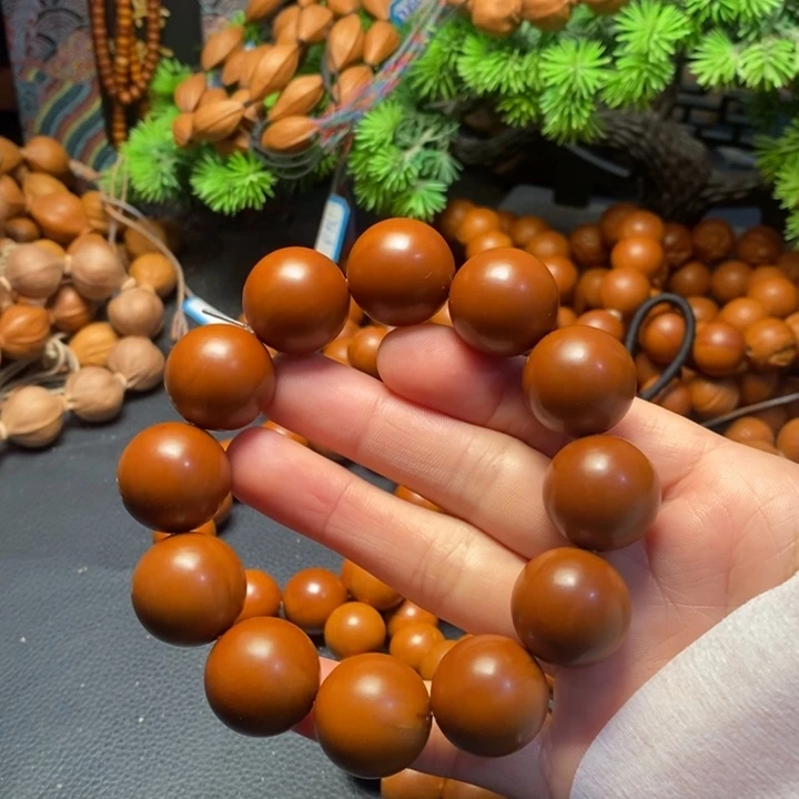 手串橄榄核1.9 微瑕光珠