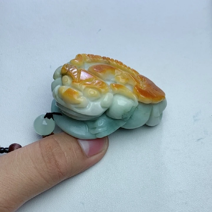 翡翠未镶嵌颈饰特色件