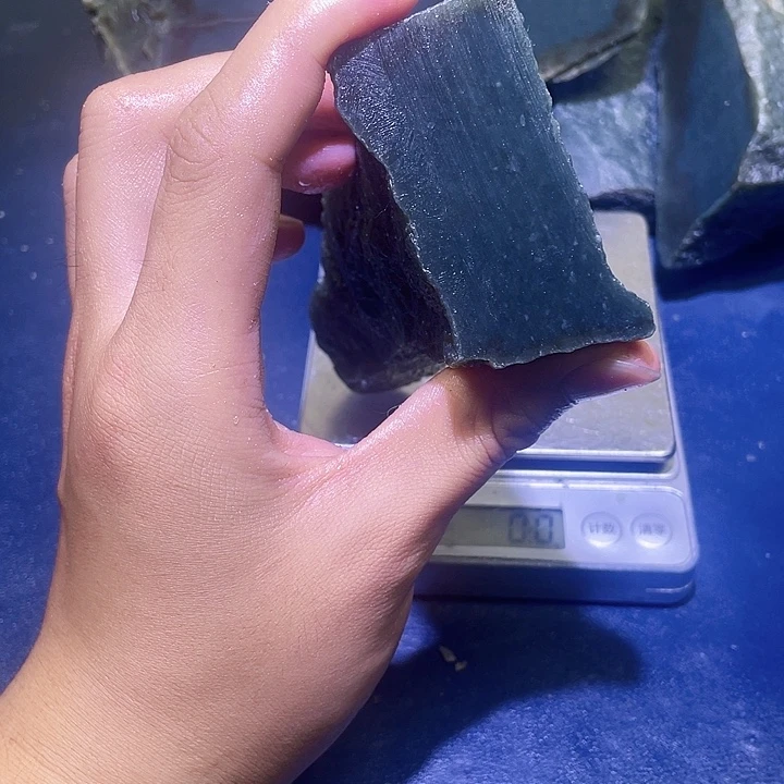 未镶嵌和田玉（糖玉）珠宝半成品