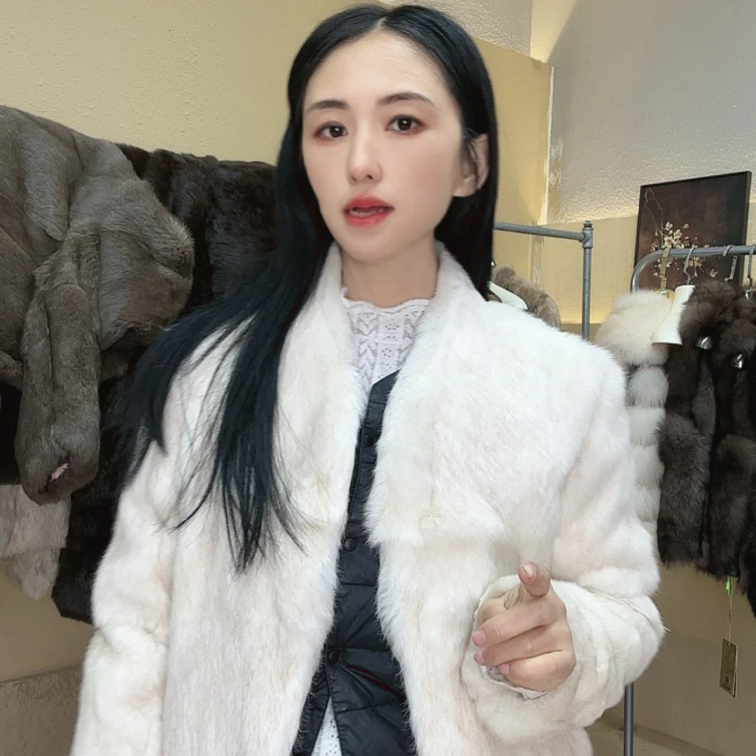 【闪购商品】兔毛外套搭配