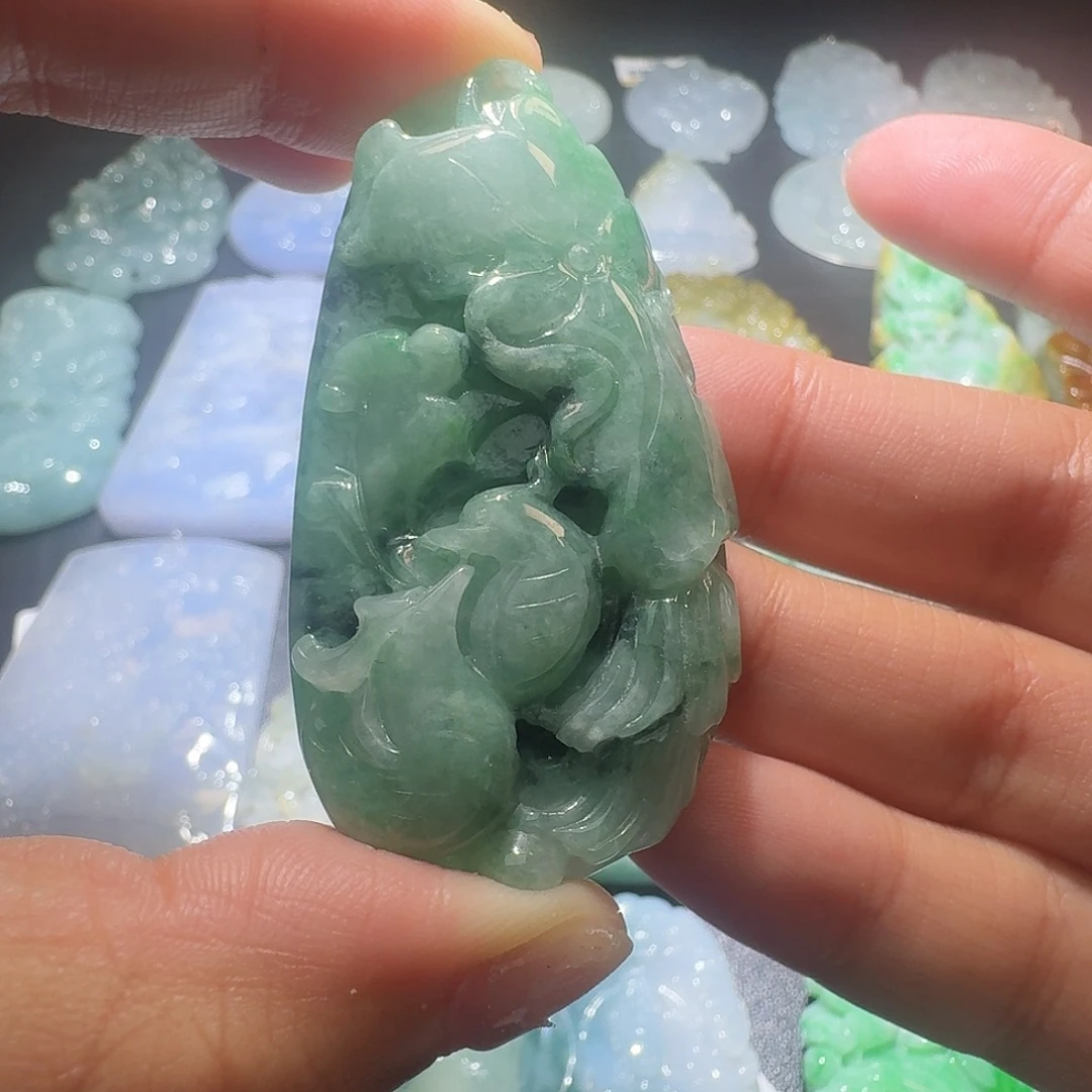 翡翠未镶嵌颈饰吊坠
