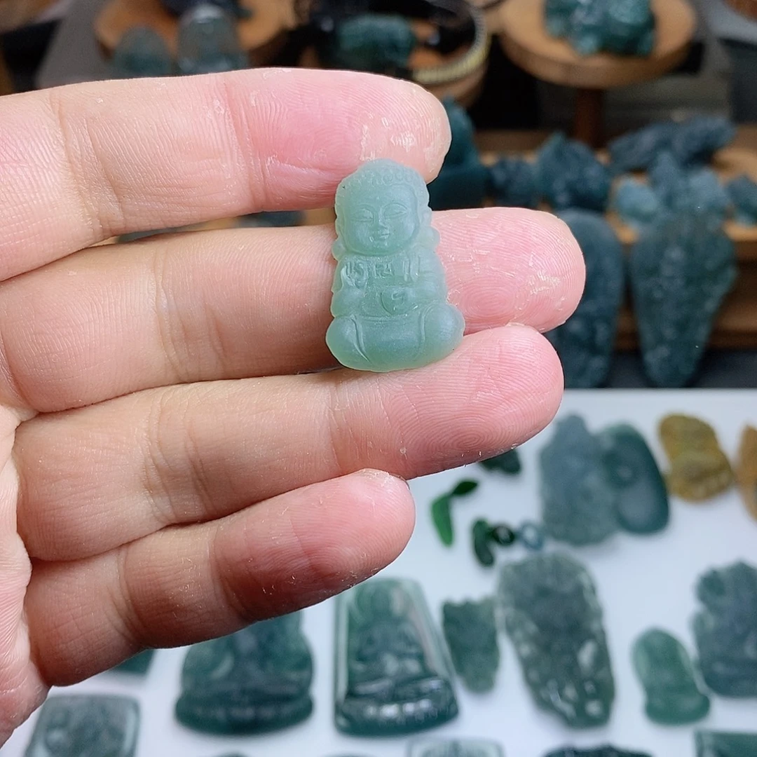 定制翡翠未镶嵌宝宝佛