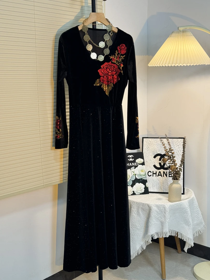 TZ8069大摆裙丝绒连衣裙夏季新款御姐气质简约慵懒风女神长裙