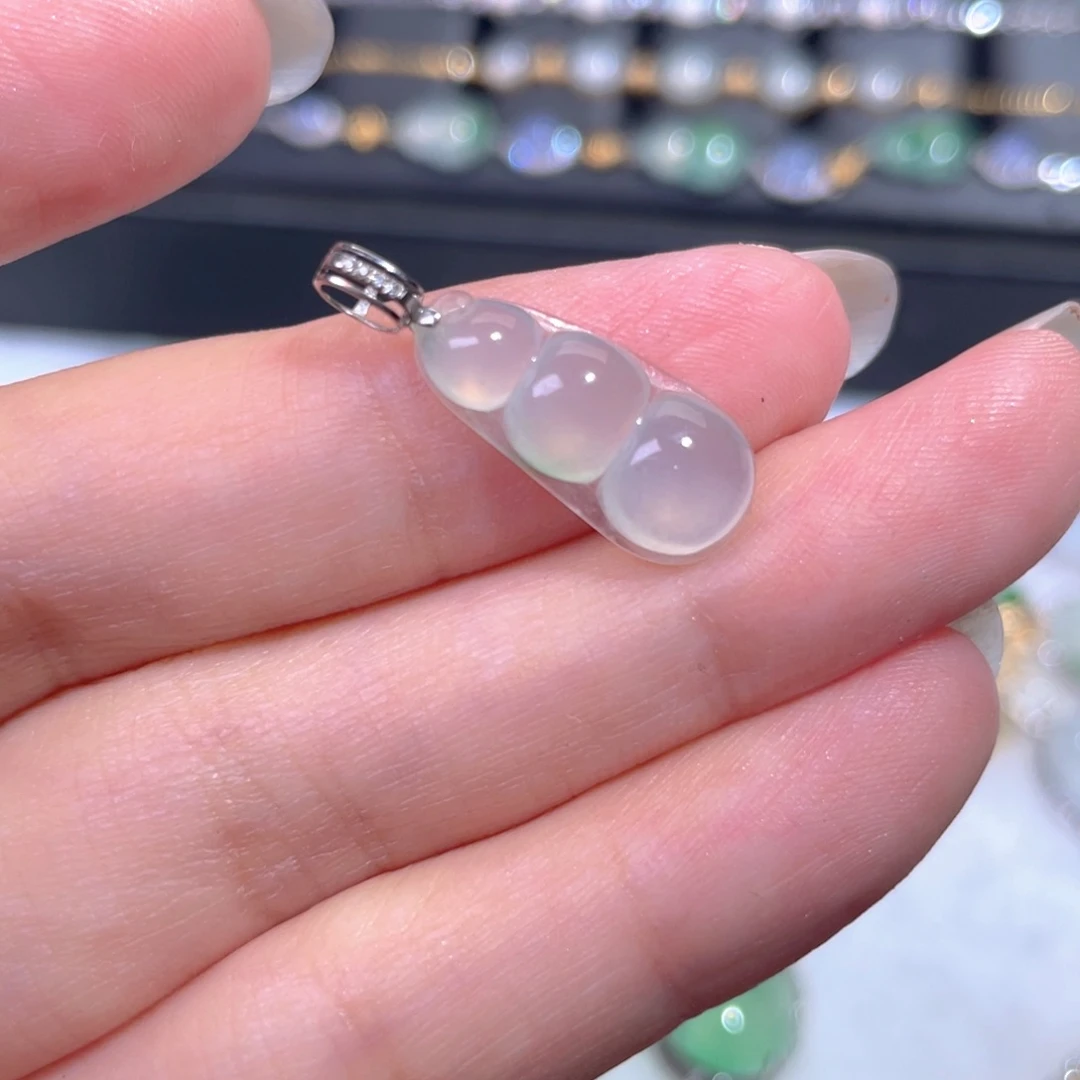 颈饰18K金镶嵌翡翠翡翠