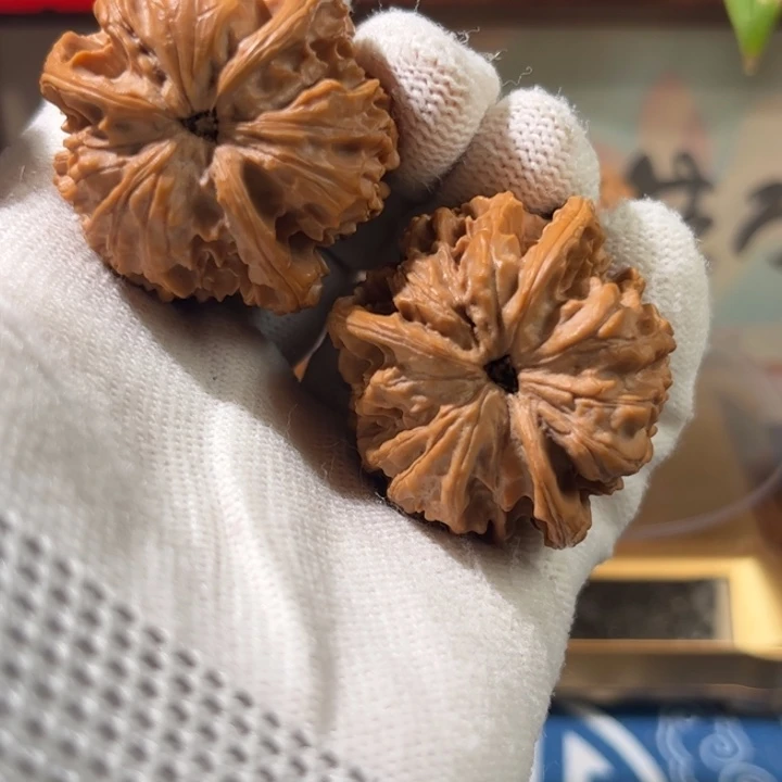 文玩核桃吊坠S****三棱