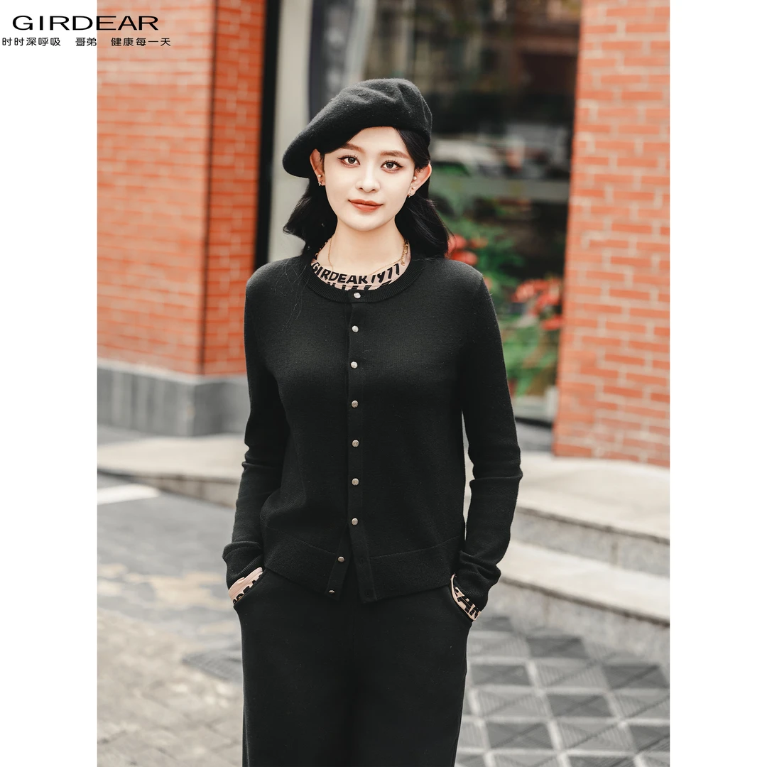 GIRDEAR/哥弟早春福利款粉色圆领质感休闲针织开衫外套女 148023