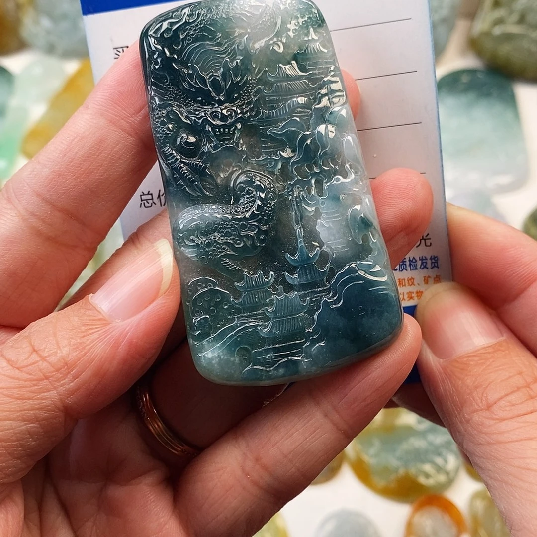 翡翠未镶嵌颈饰山水龙牌