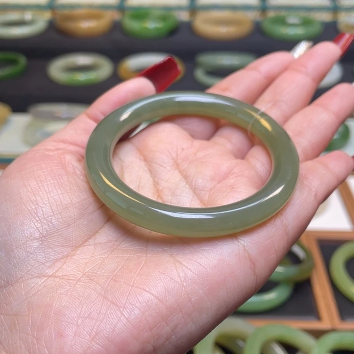 和田玉手镯未镶嵌50