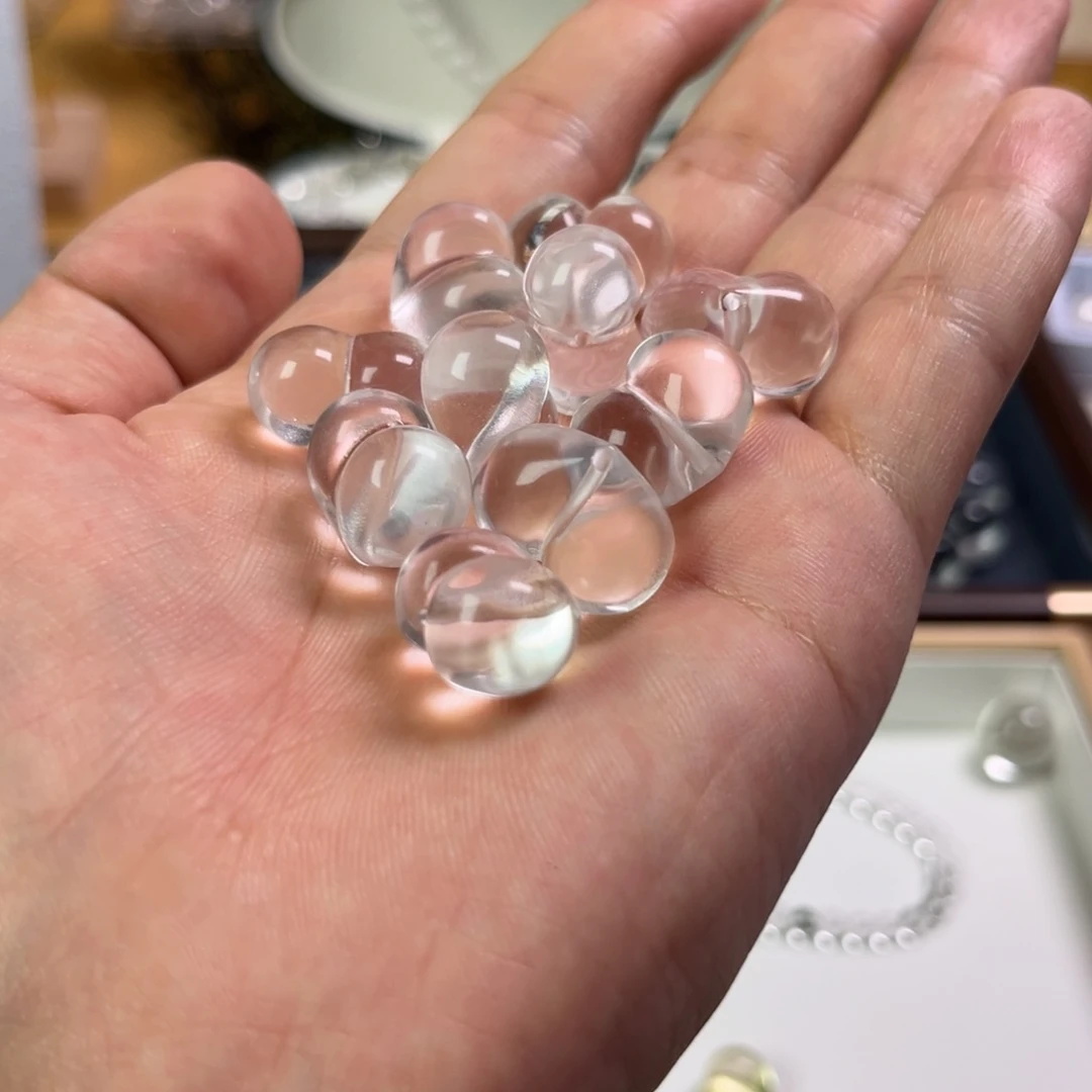 【闪购商品】车挂未镶嵌水晶白屁桃